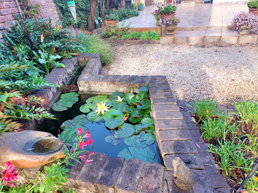 2 Bedroom Property for Sale in The Island Western Cape